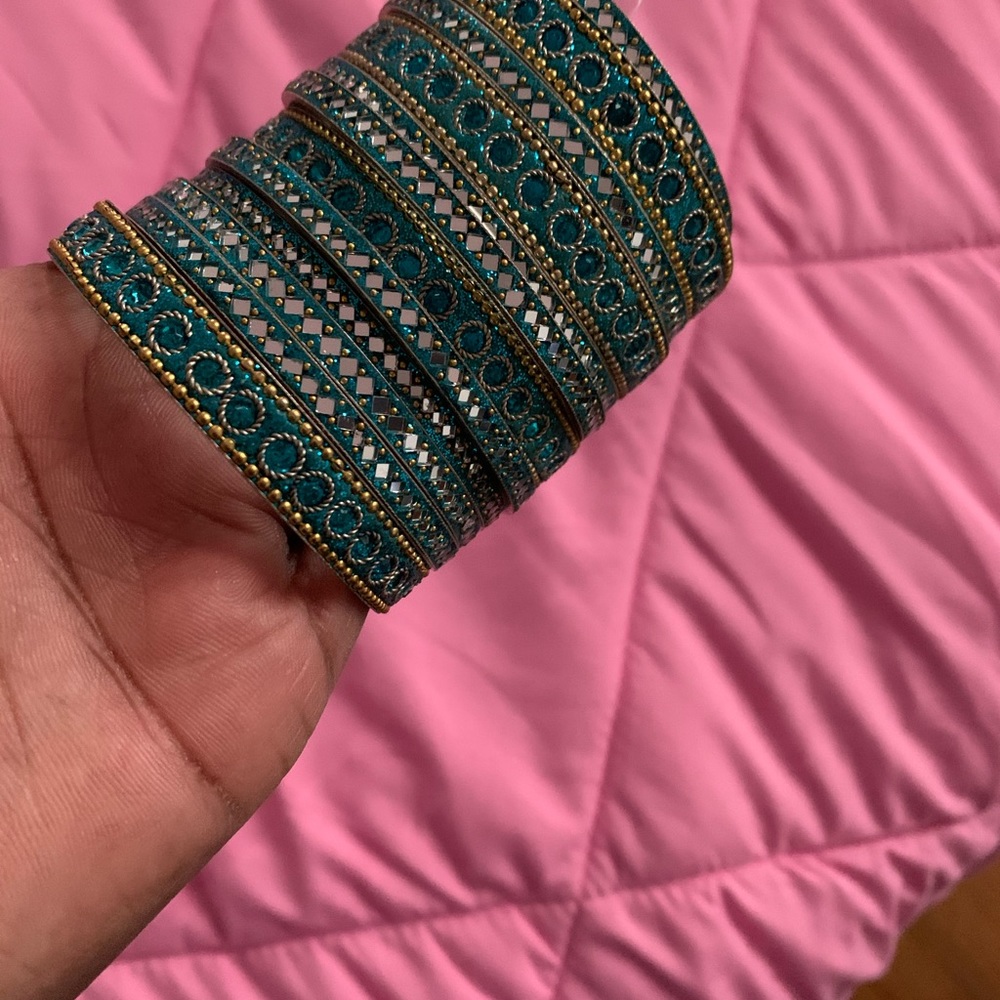 Bracelets - Picture 7 of 8